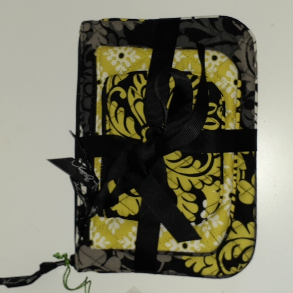 NWT vera bradley cosmetic trio - Picture 4 of 5